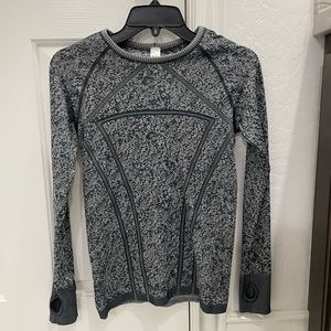 LULULEMON/IVIVVA speedy long sleeve (for age 14 girls or xsmall/small for women)